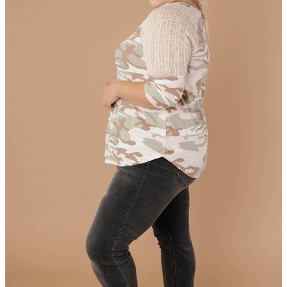 NEW CES FEMME not so active duty top in camo - Picture 2 of 3